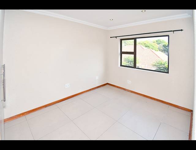 3 BEDROOM TOWNHOUSE TO LET IN LINDEN